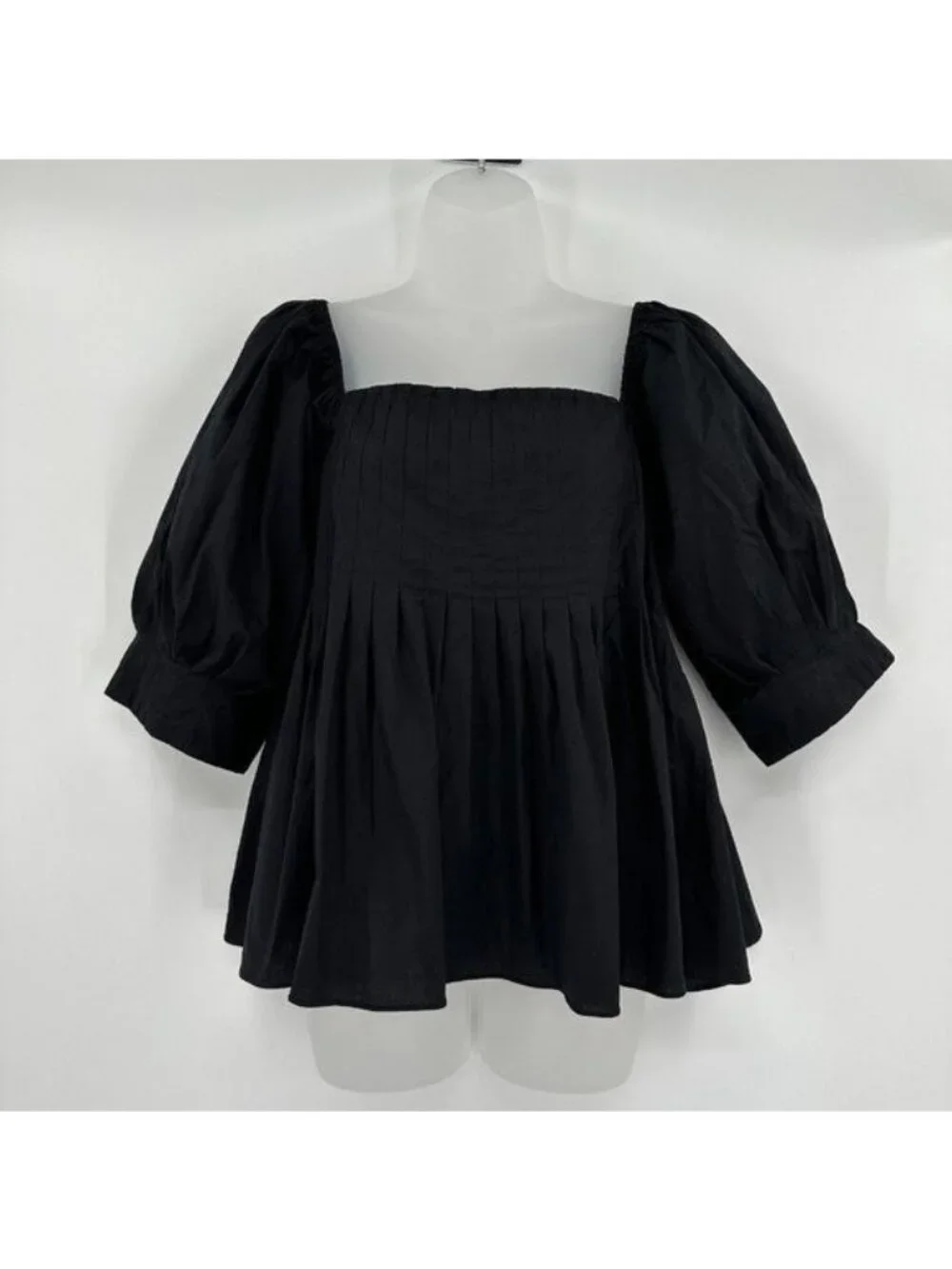 Pomander Place by Tuckernuck Black Shaye Blouse size L NWT Puff Sleeve Pleated